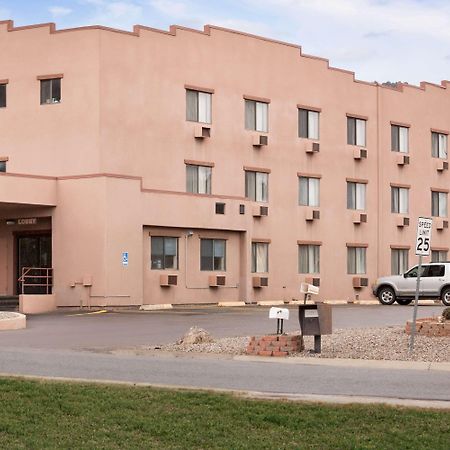 Super 8 By Wyndham Durango Motel Exterior photo